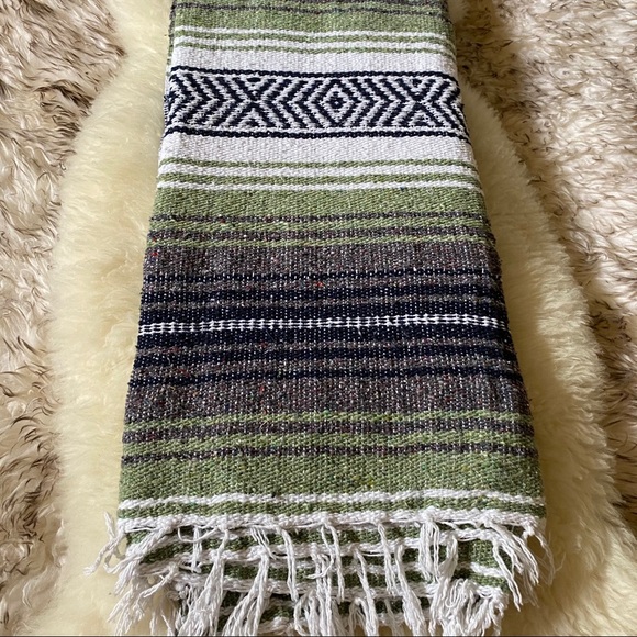 New!! 🇲🇽 Mexican Blankets🇲🇽 - Picture 3 of 4